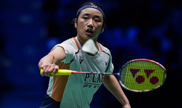 안세영이 2025년 프랑스오픈 준결승에서 천위페이를 꺾고 환호하고 있다. (사진=AFP)