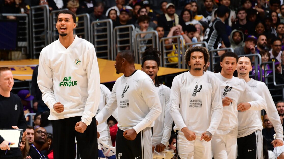 빅터 웸바야마는 이번 주말 스퍼스의 NBA 컵 추격전에 다시 합류할 수도 있습니다