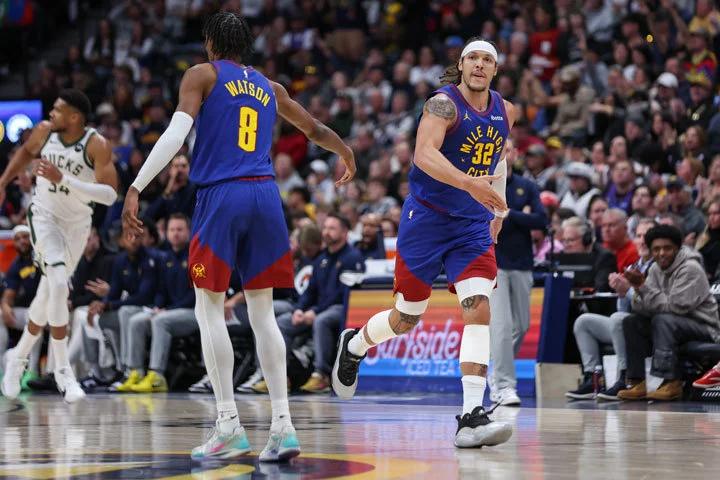 Peton Watson, Aaron Gordon