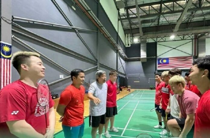 Herry Iman Pierngadi는 올잉글랜드 배드민턴에 앞서 말레이시아 남자 복식 훈련을 이끌고 있습니다. (사진:NST)