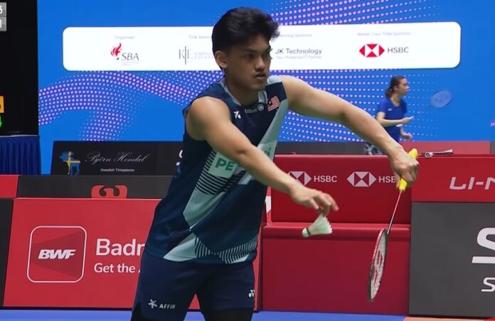 모드 하이칼(Mohd Haikal)은 스위스 오픈에서 기권한 뒤 헤리 이만 피에르가디(Herry Iman Pierngadi) 코치에게 사과했다. (사진설명: BWF)