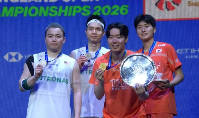 김원호/서승재와 Aaron Chia/소우익이 2026년 올잉글랜드 시상식에서 사진을 찍고 있습니다. (사진설명: BWF)