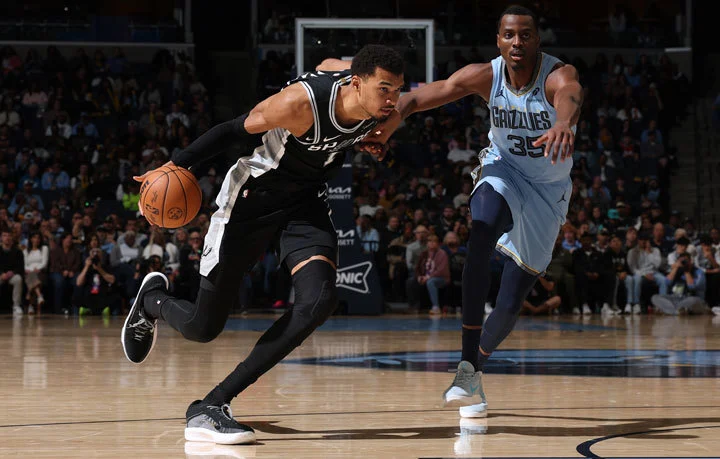 콘 크뉴펠, 제일렌 브라운